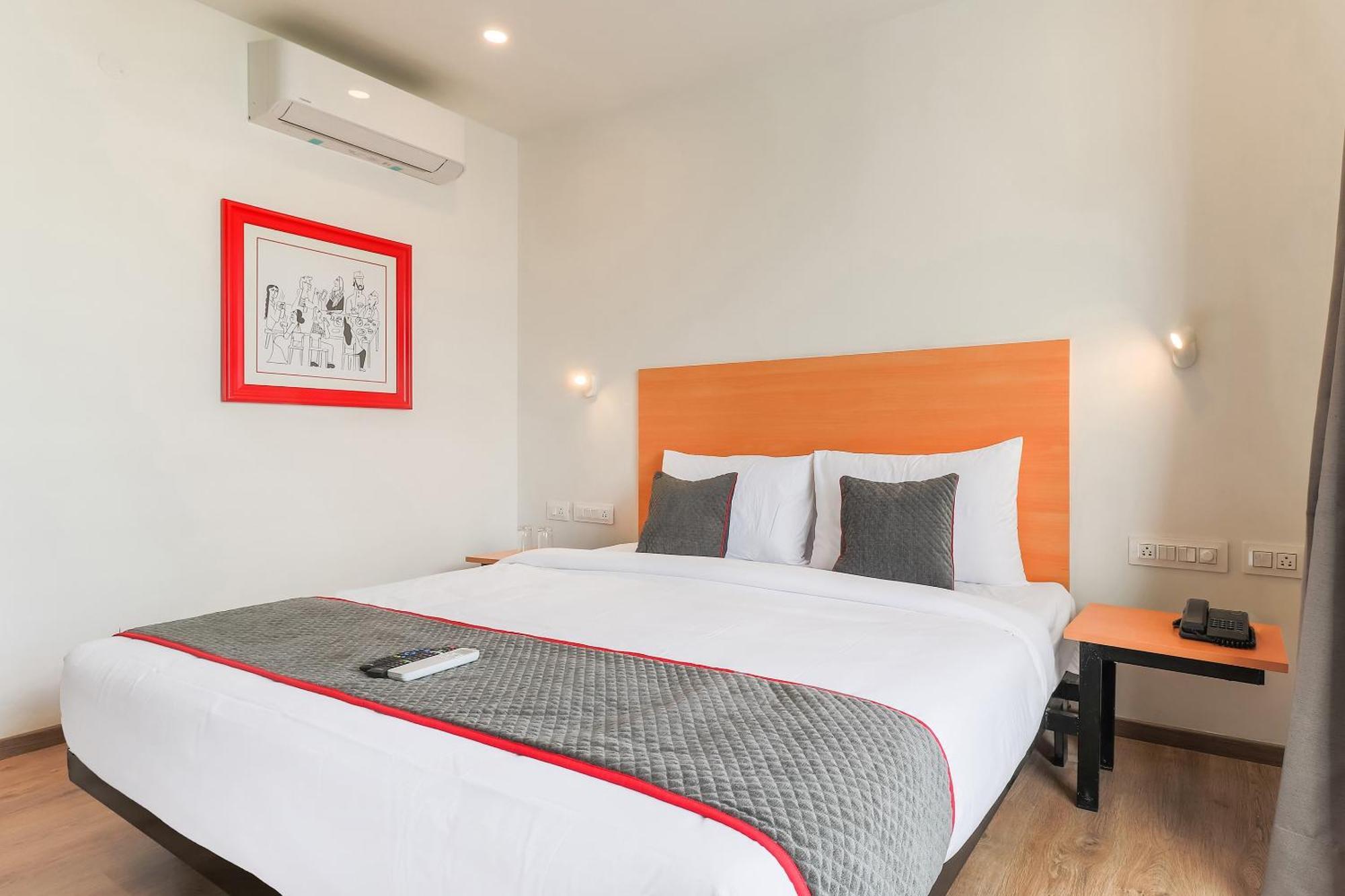 Super Townhouse Reva College University Yelahanka Экстерьер фото